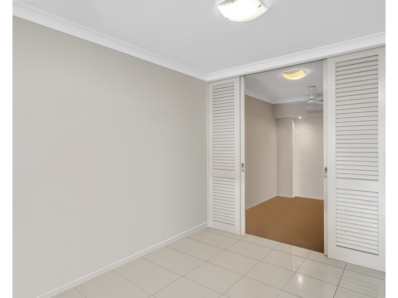 1129/12-21  Gregory Street, Westcourt QLD 4870