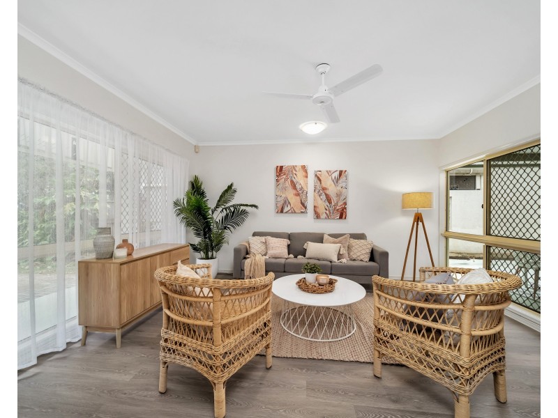 6 Silky Oak Court, Mooroobool QLD 4870