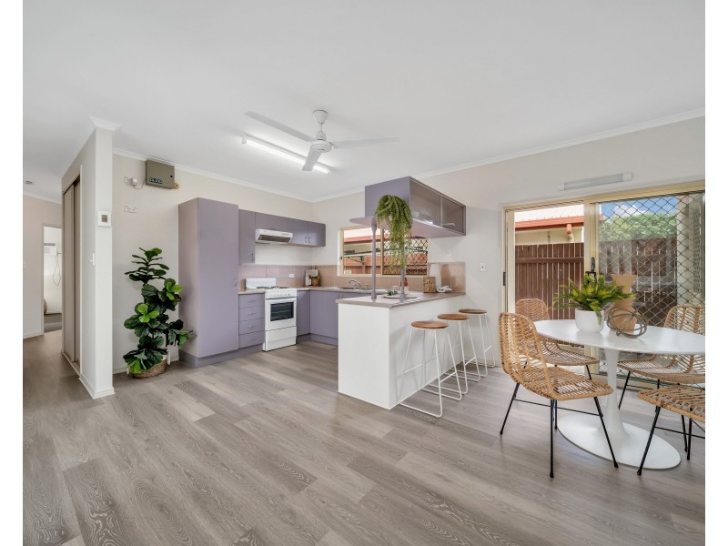 6 Silky Oak Court, Mooroobool QLD 4870