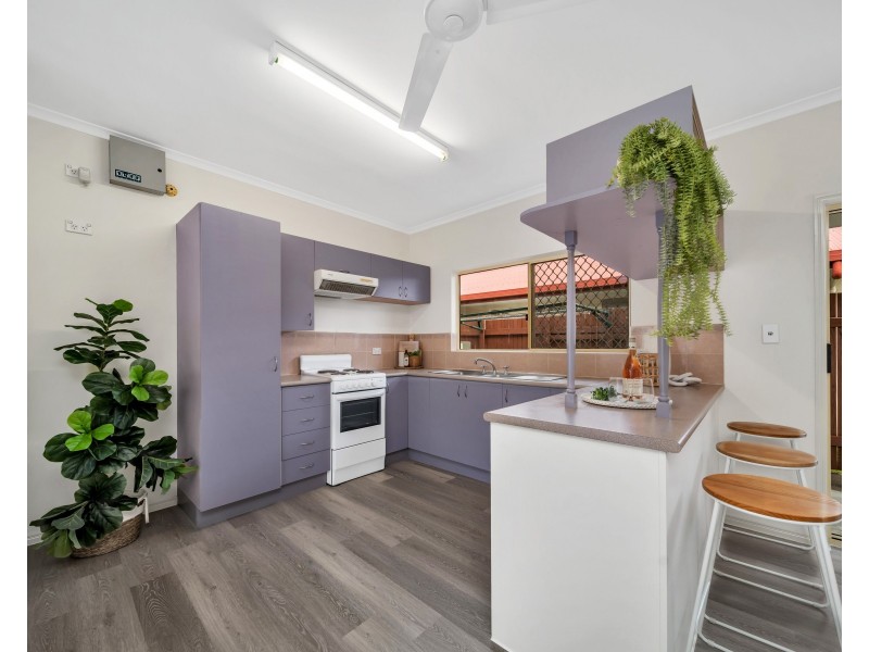 6 Silky Oak Court, Mooroobool QLD 4870