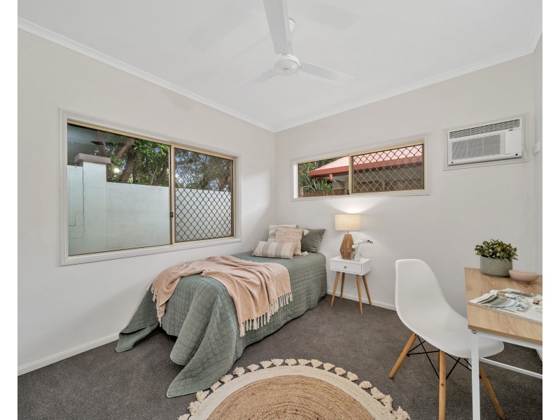6 Silky Oak Court, Mooroobool QLD 4870