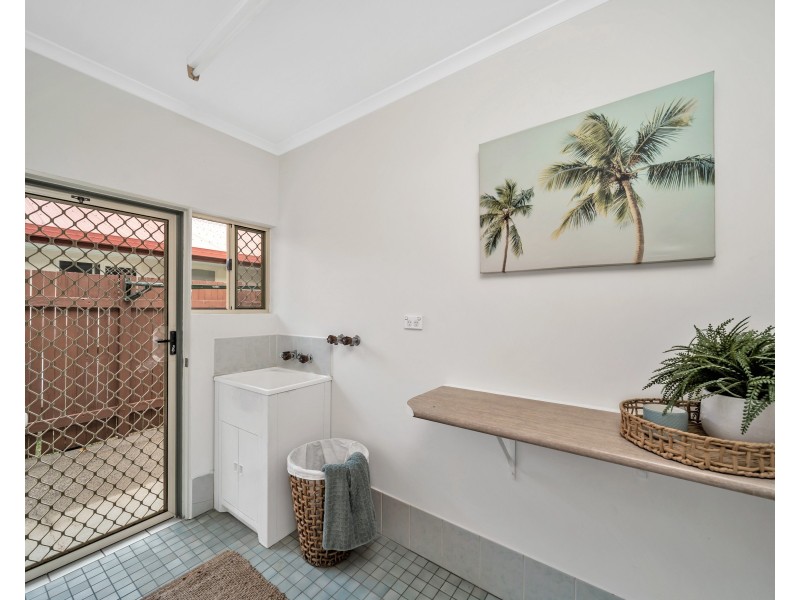 6 Silky Oak Court, Mooroobool QLD 4870