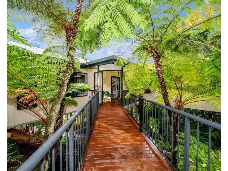 21 Minerva Avenue, Mooroobool QLD 4870