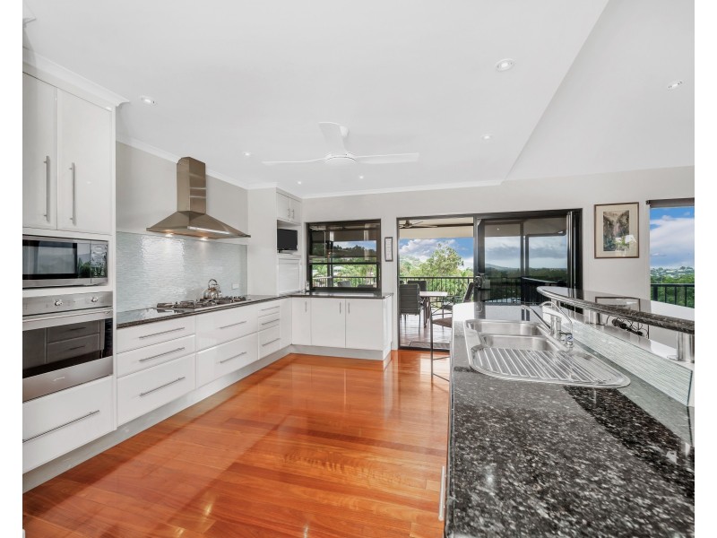 21 Minerva Avenue, Mooroobool QLD 4870