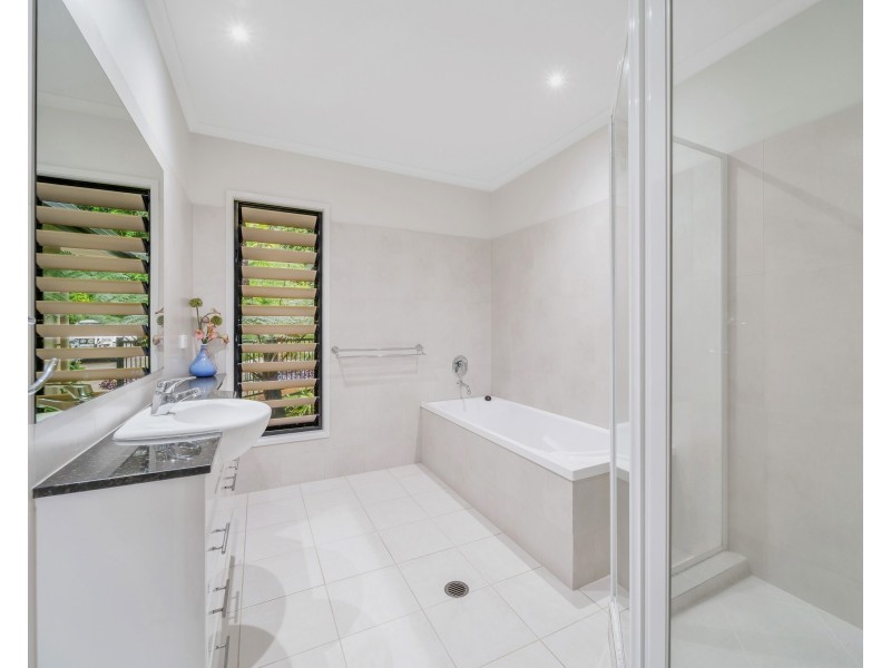 21 Minerva Avenue, Mooroobool QLD 4870