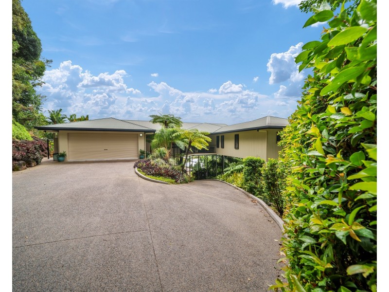 21 Minerva Avenue, Mooroobool QLD 4870
