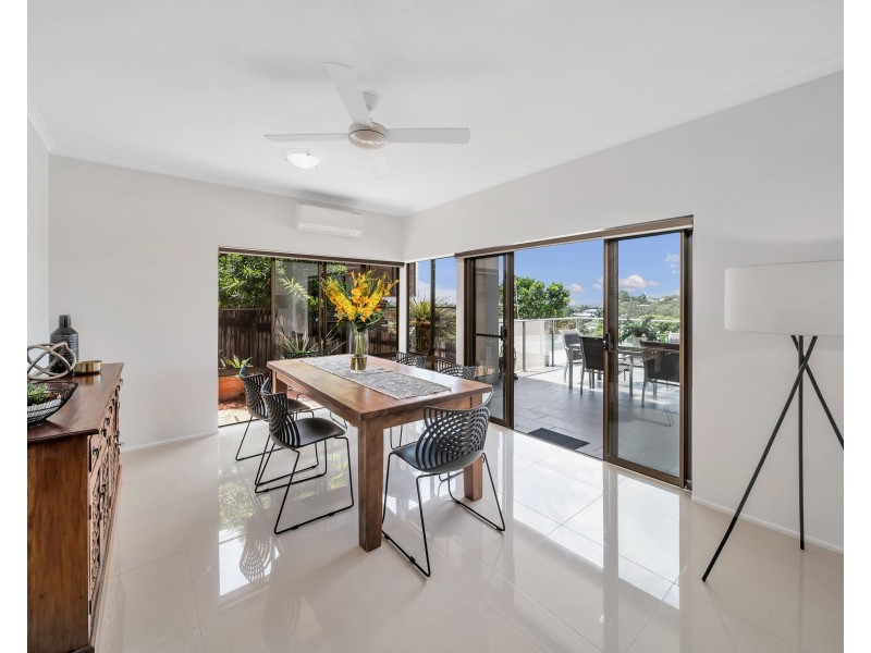 5 Torazzi Place, Mooroobool QLD 4870