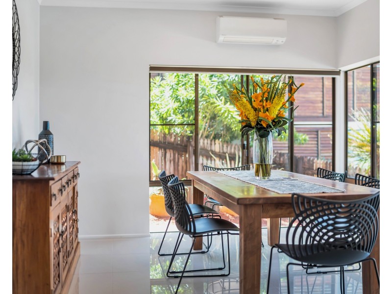 5 Torazzi Place, Mooroobool QLD 4870