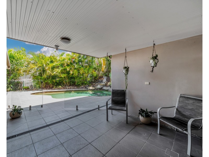 5 Torazzi Place, Mooroobool QLD 4870