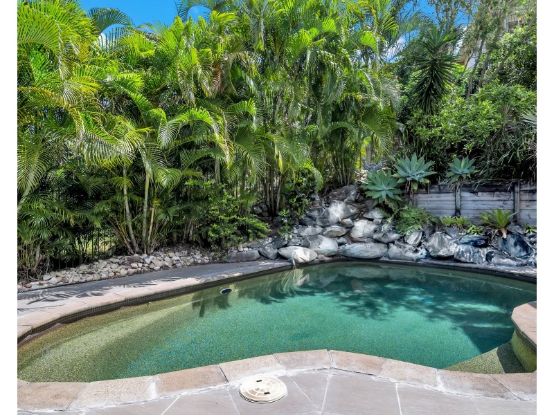 5 Torazzi Place, Mooroobool QLD 4870