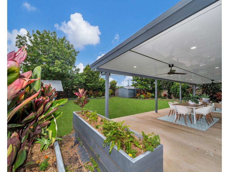 6 Lenora Close, Woree QLD 4868