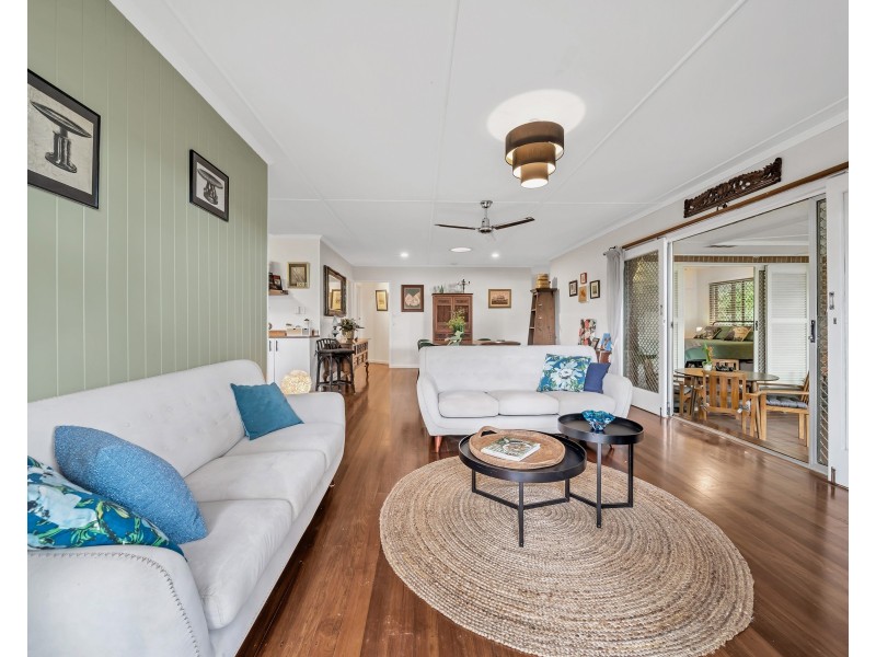 24 Hodel Street, Whitfield QLD 4870