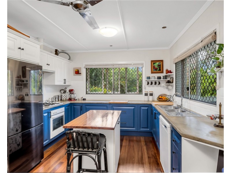 24 Hodel Street, Whitfield QLD 4870