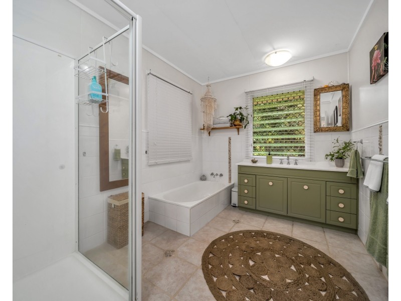 24 Hodel Street, Whitfield QLD 4870
