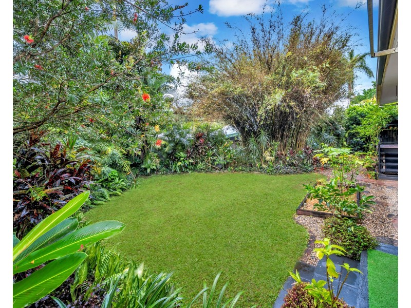 24 Hodel Street, Whitfield QLD 4870