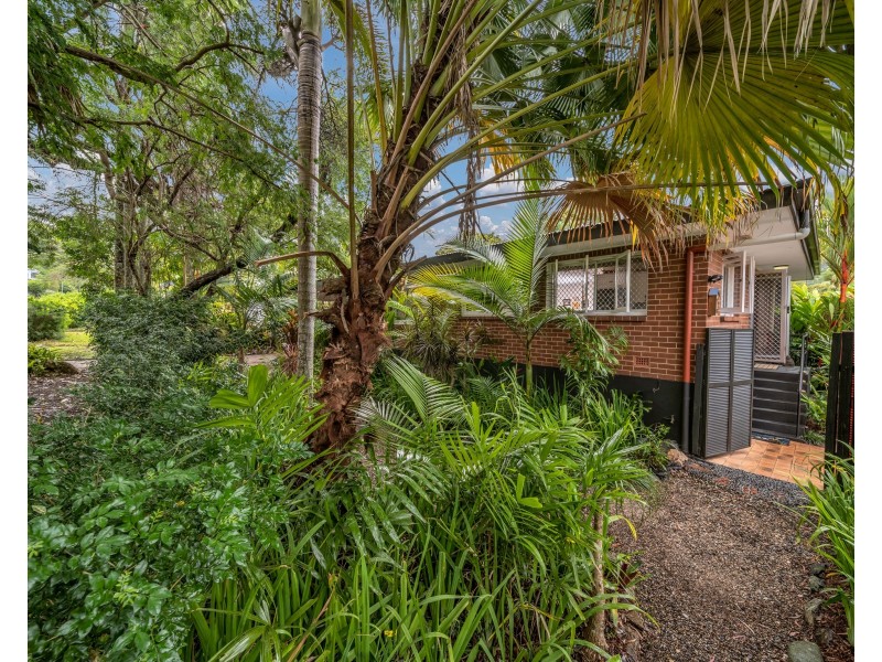 24 Hodel Street, Whitfield QLD 4870