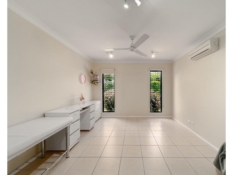 15 Cliffdale Street, Bentley Park QLD 4869