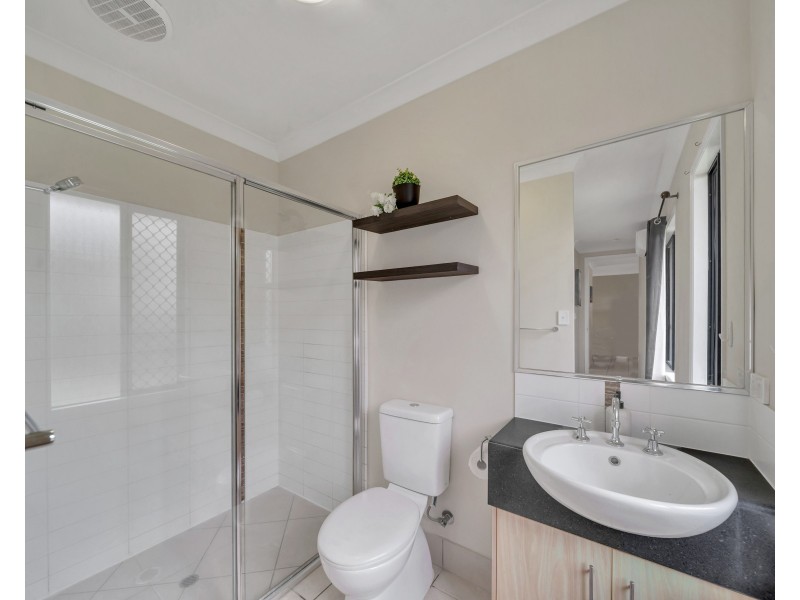 15 Cliffdale Street, Bentley Park QLD 4869