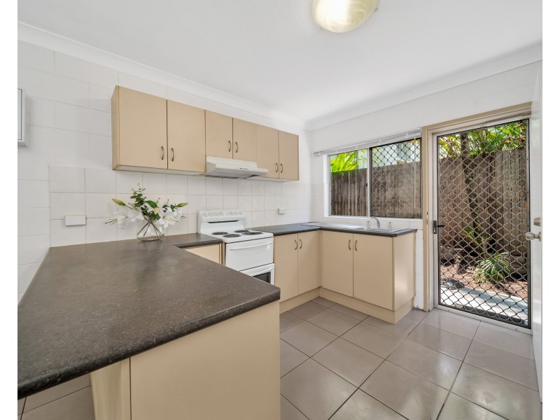 3/118 Pease Street, Manoora QLD 4870