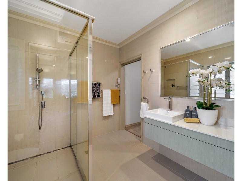 46 Koppen Terrace, Mooroobool QLD 4870