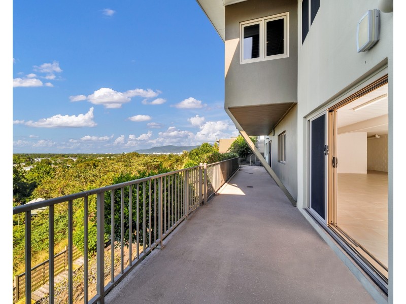 46 Koppen Terrace, Mooroobool QLD 4870