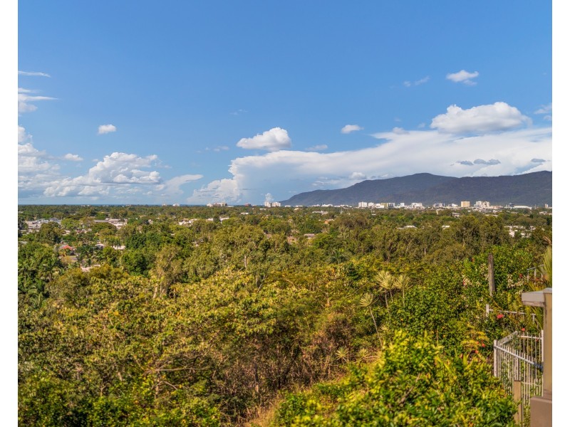 46 Koppen Terrace, Mooroobool QLD 4870