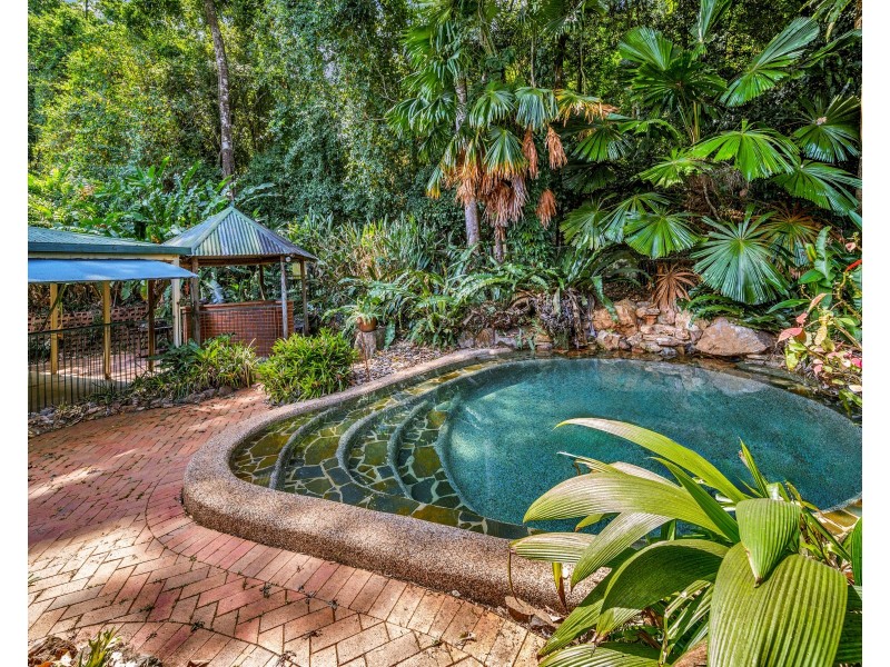 33 Jade Crescent, Caravonica QLD 4878