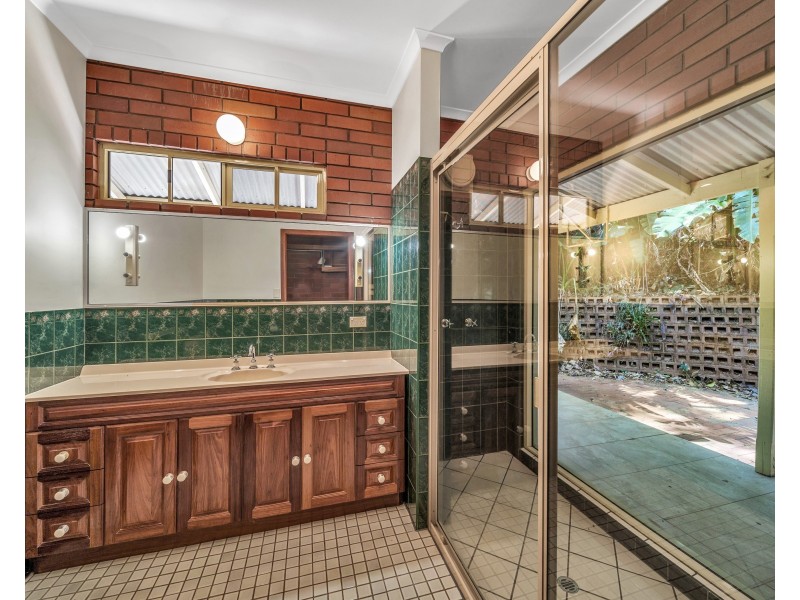 33 Jade Crescent, Caravonica QLD 4878