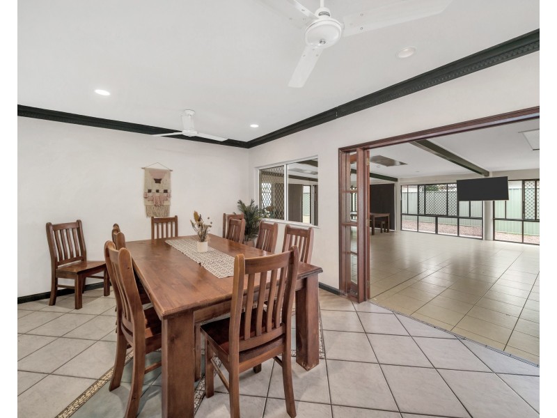 6 Dunbar Street, Mooroobool QLD 4870