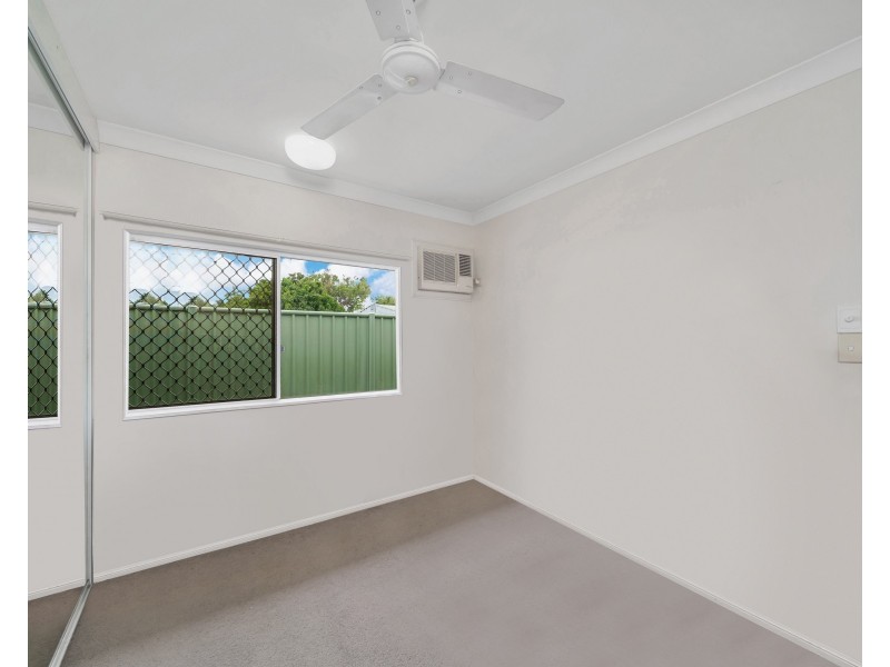 6 Dunbar Street, Mooroobool QLD 4870