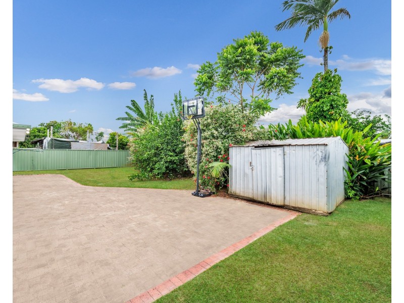 6 Dunbar Street, Mooroobool QLD 4870