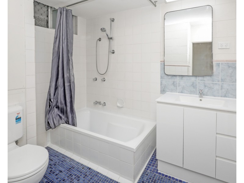 12/186-198 Lake Street, Cairns North QLD 4870