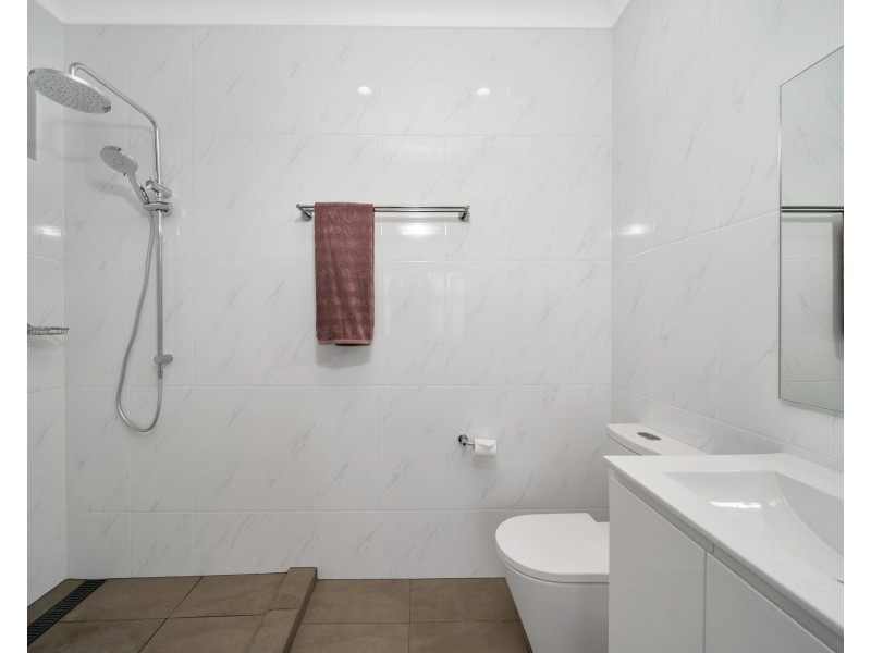 246 Aumuller Street, Westcourt QLD 4870