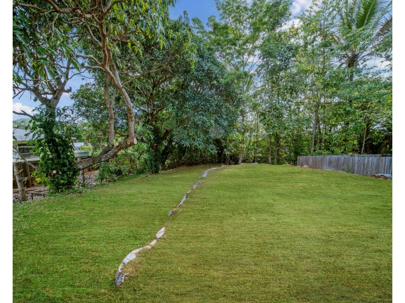 8 Tarwhine Close, Kanimbla QLD 4870