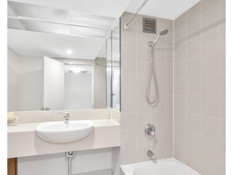 42/219-225 Abbott Street, Cairns City QLD 4870