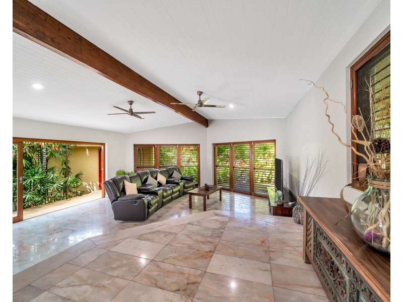 1 Price Close, Edge Hill QLD 4870