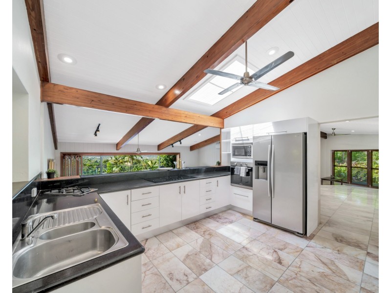 1 Price Close, Edge Hill QLD 4870