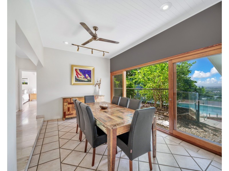 1 Price Close, Edge Hill QLD 4870