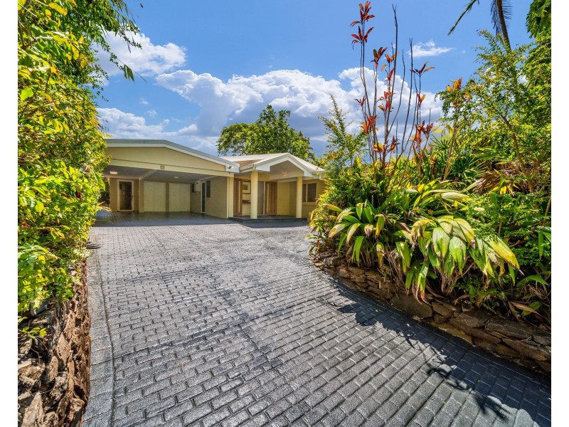 1 Price Close, Edge Hill QLD 4870