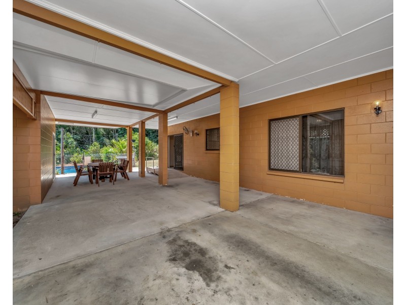 17 Cicero Close, Mooroobool QLD 4870