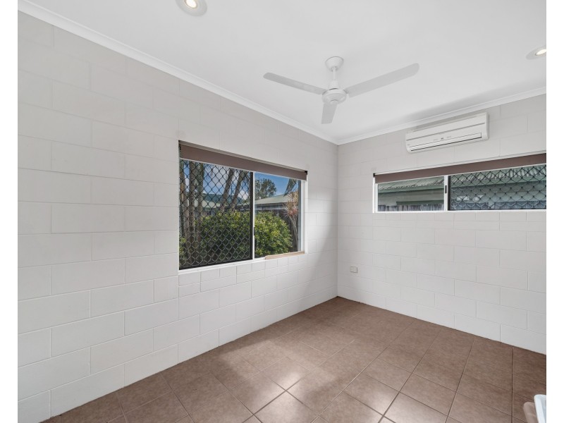 2/16-18 Brooks Street, Whitfield QLD 4870
