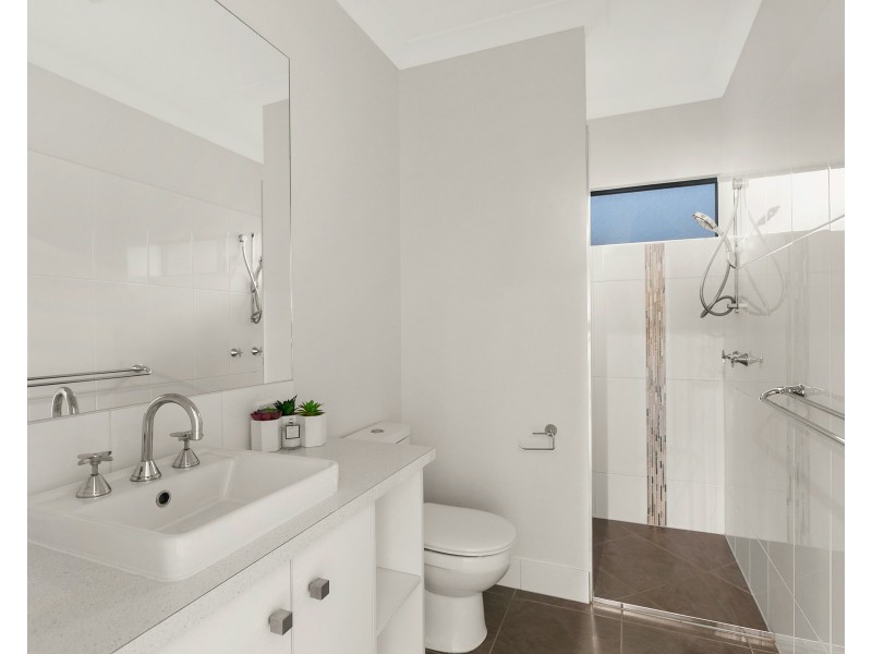 74 Fitzmaurice Drive, Bentley Park QLD 4869
