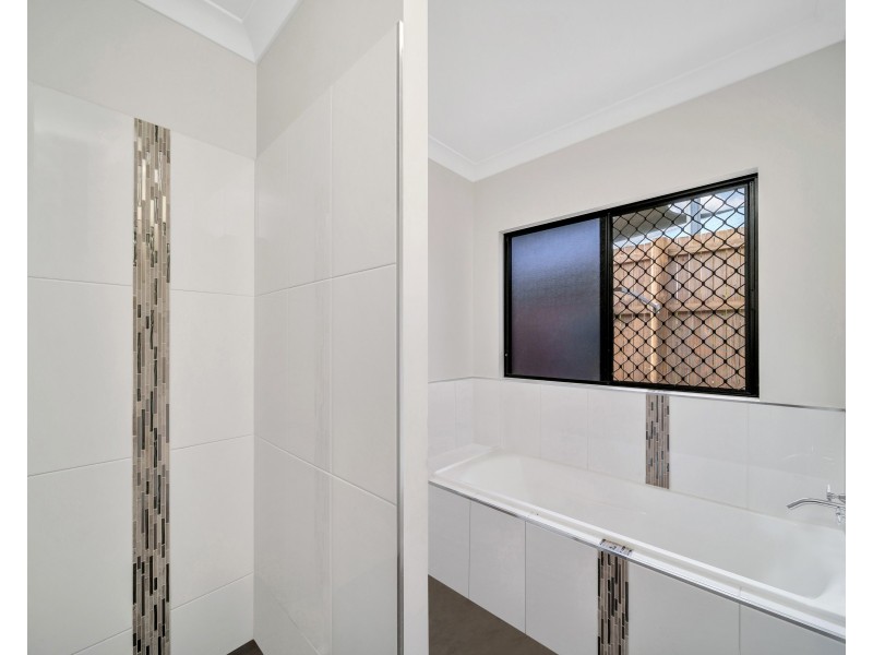 74 Fitzmaurice Drive, Bentley Park QLD 4869