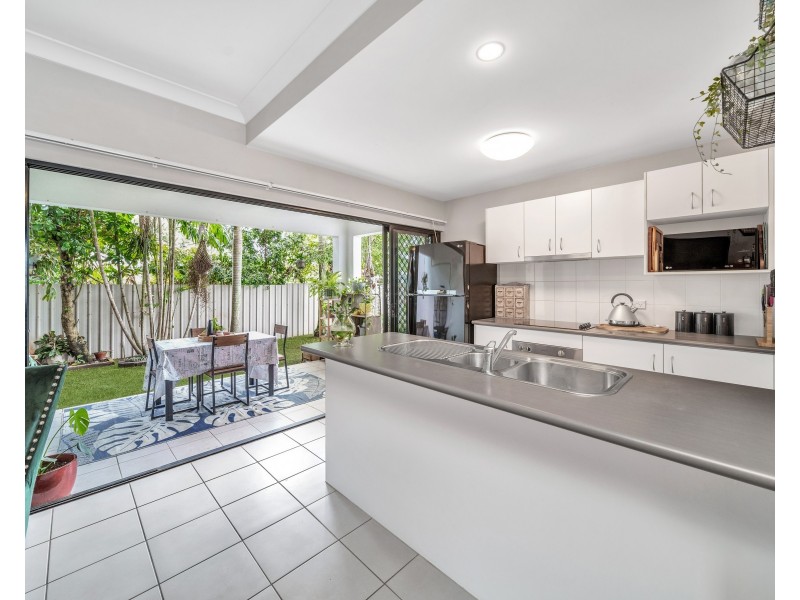 1/4-6 Olive Street, Manoora QLD 4870
