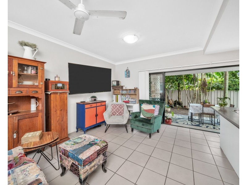 1/4-6 Olive Street, Manoora QLD 4870