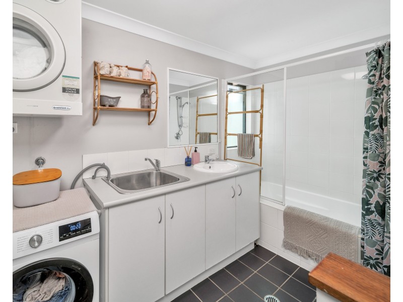 1/4-6 Olive Street, Manoora QLD 4870
