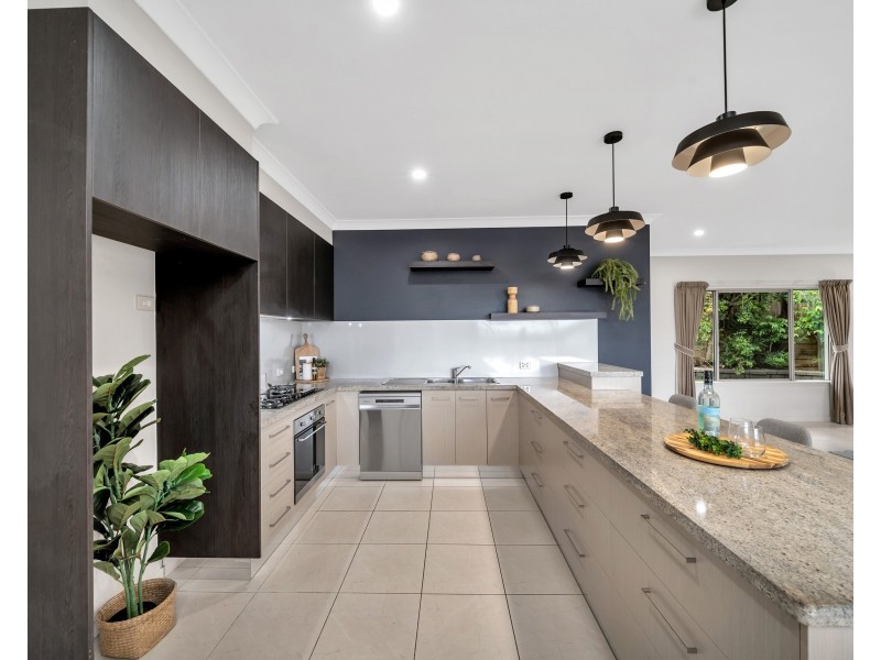 16 Morwong Close, Kanimbla QLD 4870