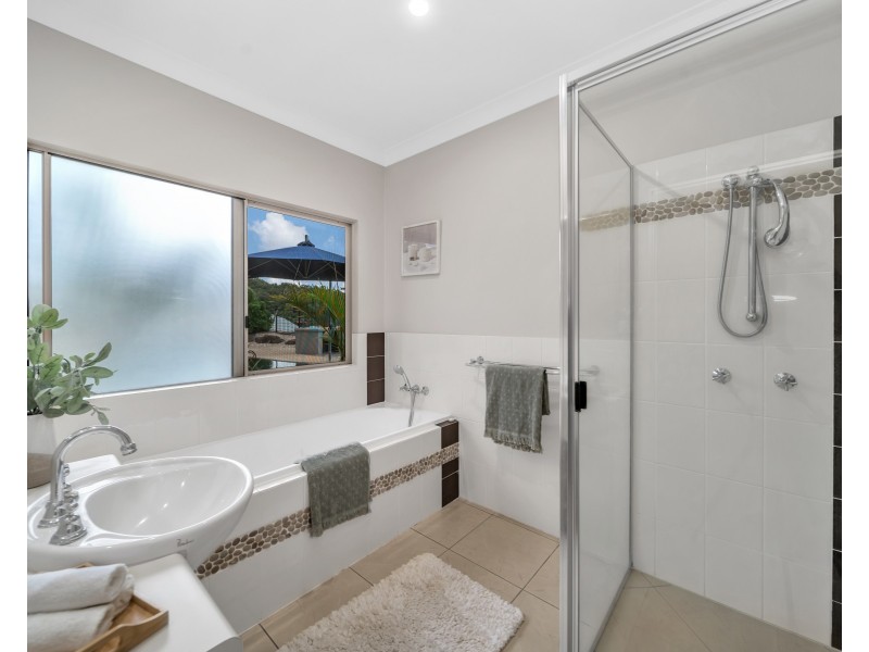 16 Morwong Close, Kanimbla QLD 4870