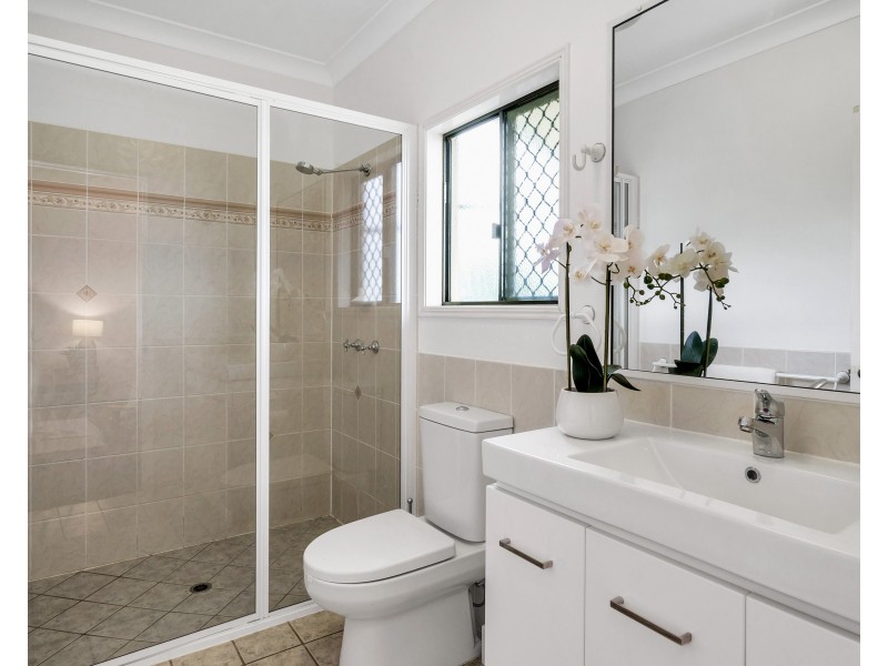 2 Sergeant Street, Kanimbla QLD 4870