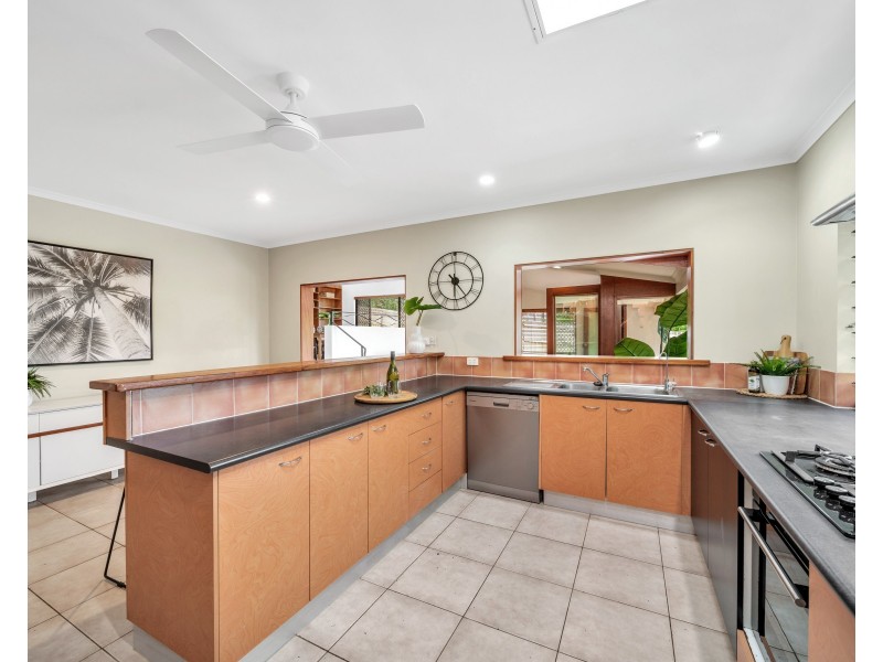 27 Hutchinson Street, Edge Hill QLD 4870